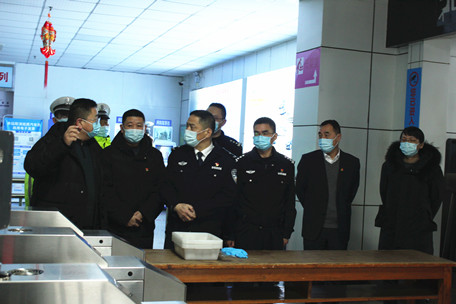 市公安局查北站春運1(顧書燁)_副本.jpg 市公安局查北站春運1(顧書燁)_副本.jpg